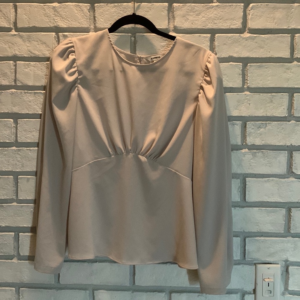 Express strong shoulder blouse